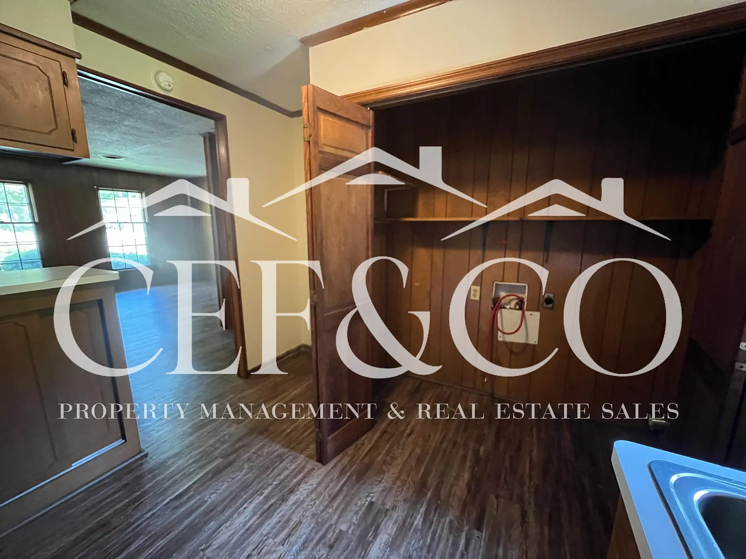 2 bed, 890 sqft, $895 — Photo 2