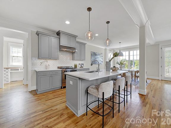 5th image of 532 Melbourne Ct