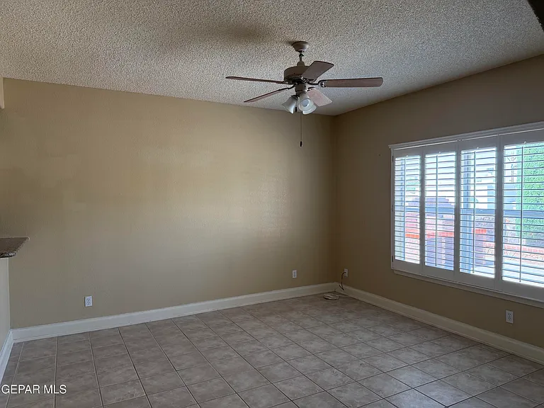 917 Tecate Pl — Photo 17