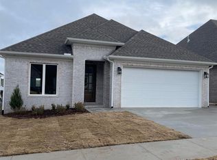 32 Fletcher Ridge Dr, Little Rock, AR 72223