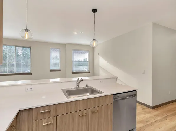 13521 97th Ave E #405, Puyallup, WA 98373