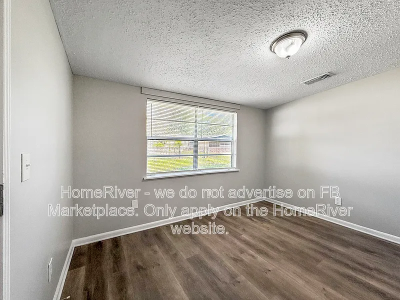 3 bed, 1.5 bath, 1070 sqft, $1,530 — Photo 4