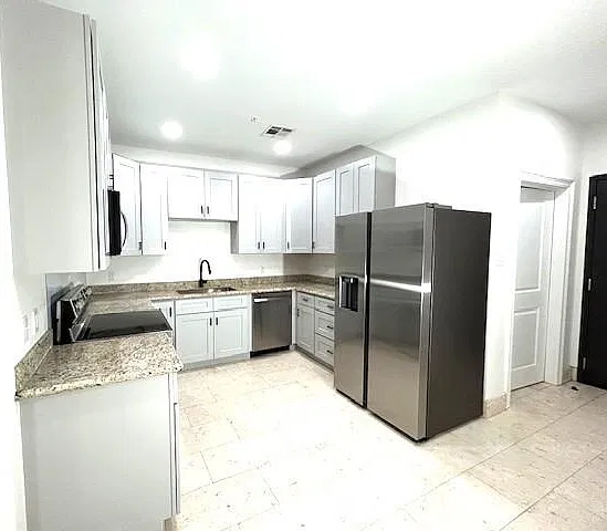 800 N Causeway Blvd #201 — Photo 8