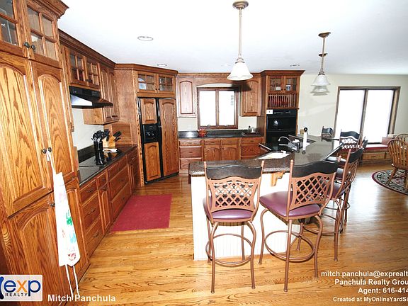 3rd image of 1097 Bundy Dr