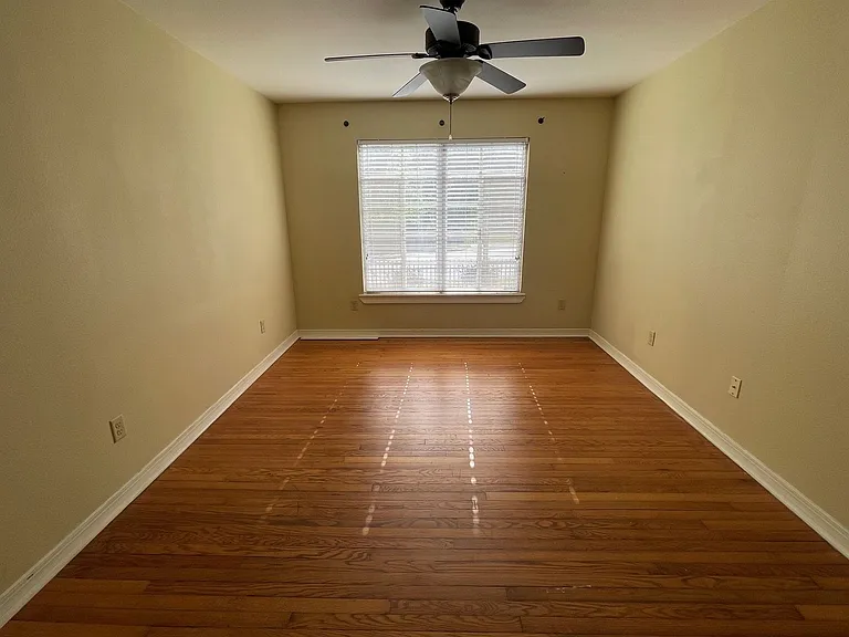 1406 Broadway St — Photo 11