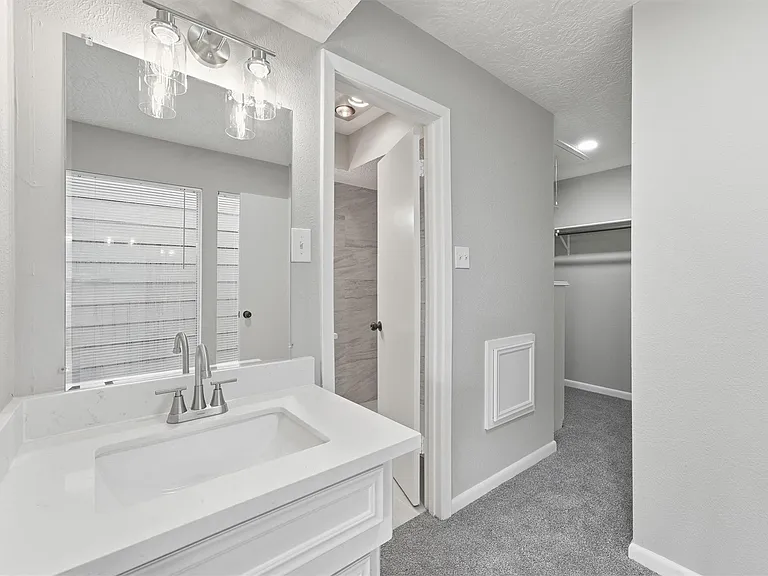 8001 Rebawood Dr — Photo 16