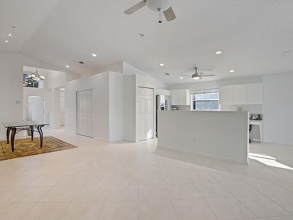 5th image of 6519 Lucaya Avenue