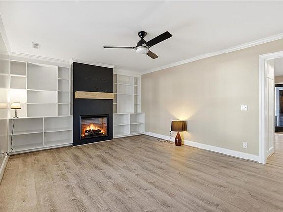 5th image of 205 W Wilson St