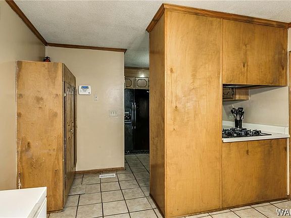 2nd image of 3205 45th Pl E