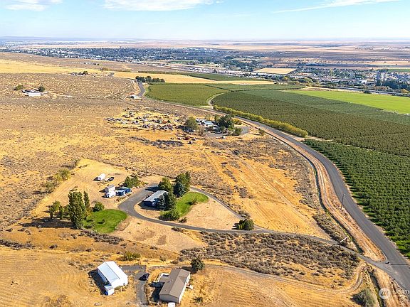 4th image of 4712 Road 13.5 NW