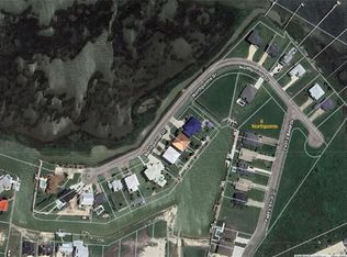 8 Northpointe Dr, Rockport, TX 78382