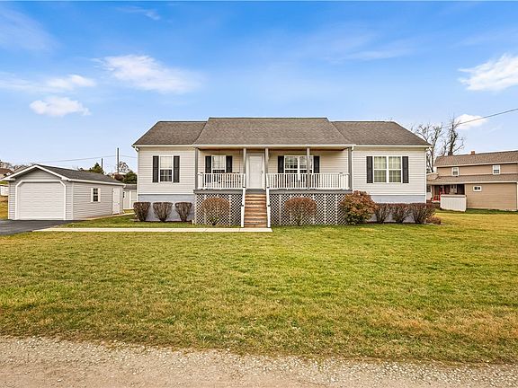 2nd image of 104 Cat Tail Ln