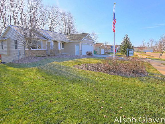 2nd image of 10776 Douglas Dr