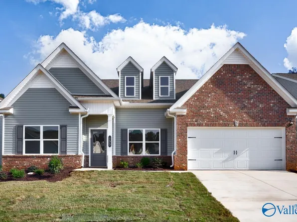 153 Harvest Moon Dr, Harvest, AL 35749