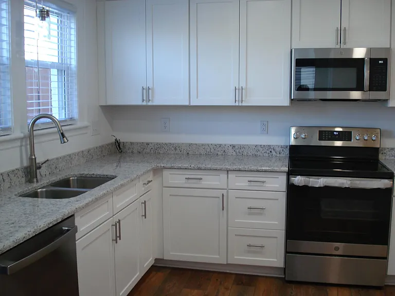 2427 Stanley Ave SE #A — Photo 5