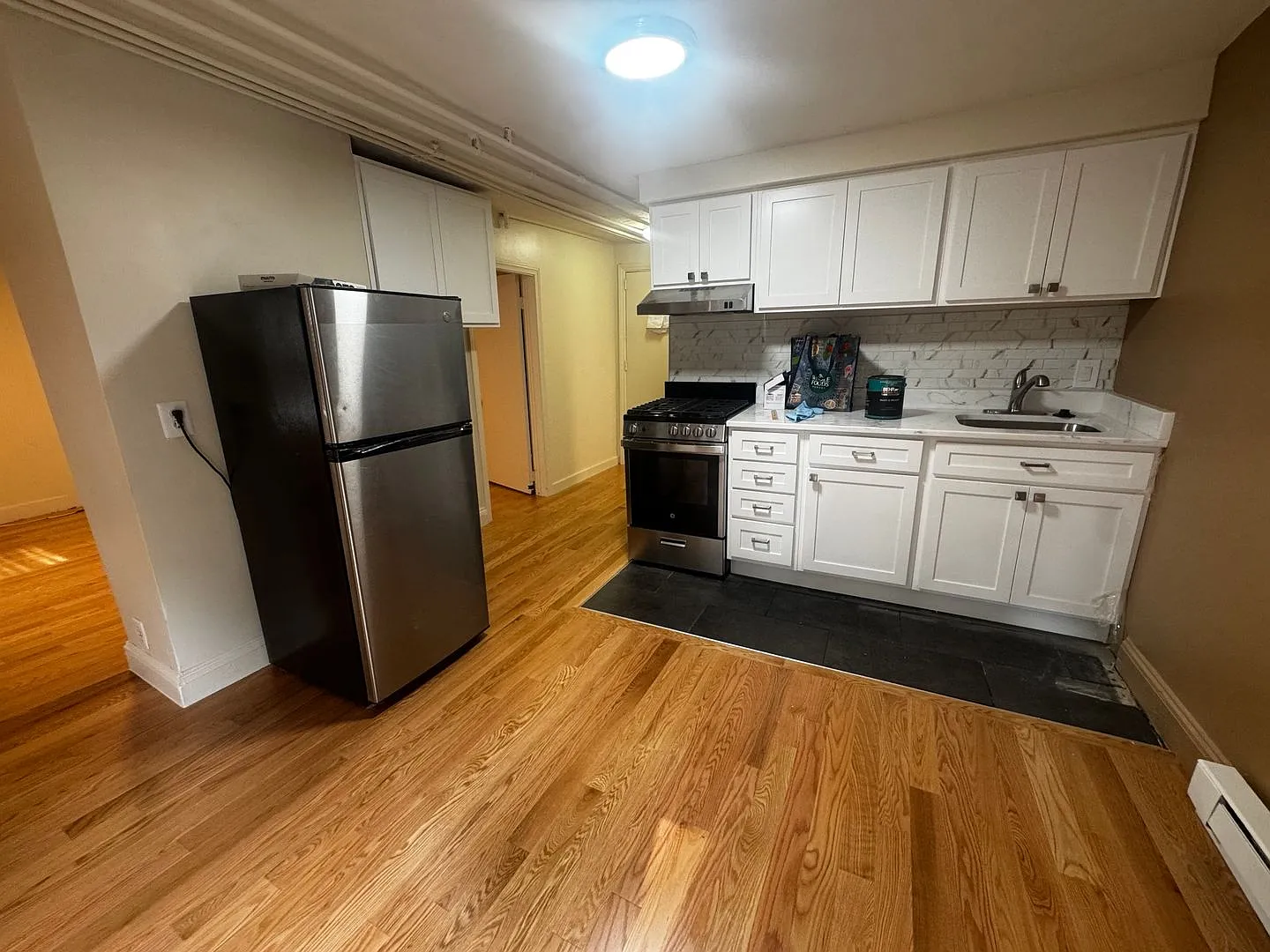 818 Parker St — Photo 2