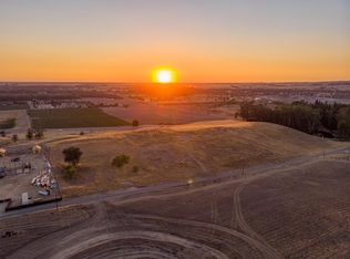 12739 N Willow Bluff Ln, Clovis, CA 93619