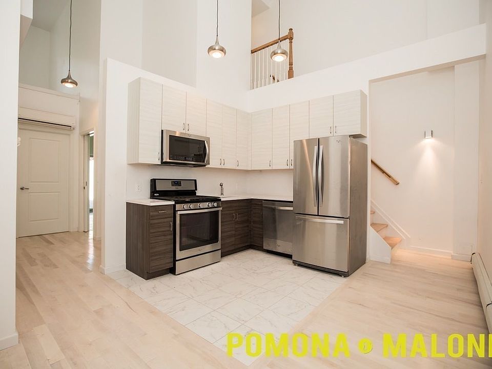 1st image of 127 Graham Ave APT 1R