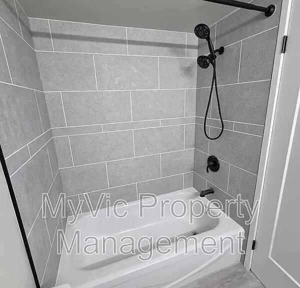 4610 47th St — Photo 18