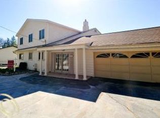 744 N Long Lake Blvd, Lake Orion, MI 48362