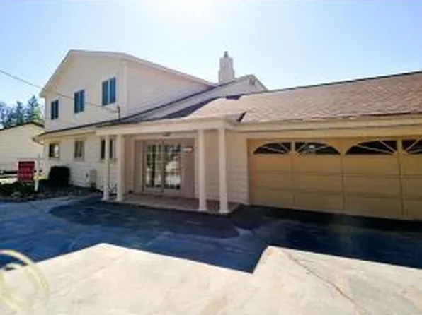 744 N Long Lake Blvd, Lake Orion, MI 48362