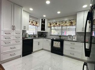 521 Sandpiper Cir, Delray Beach, FL 33445