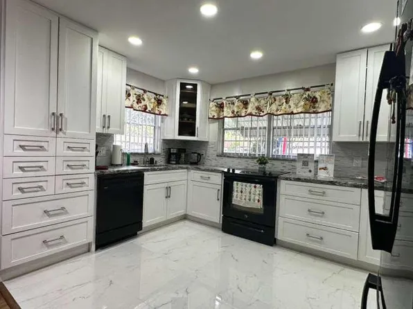 521 Sandpiper Circle, Delray Beach, FL 33445