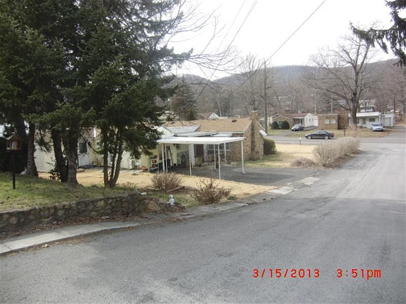 2nd image of 19 Glenview Ter