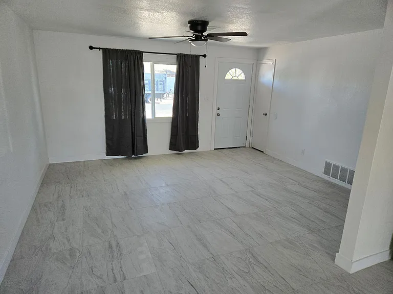 6935 W Cypress St — Photo 2