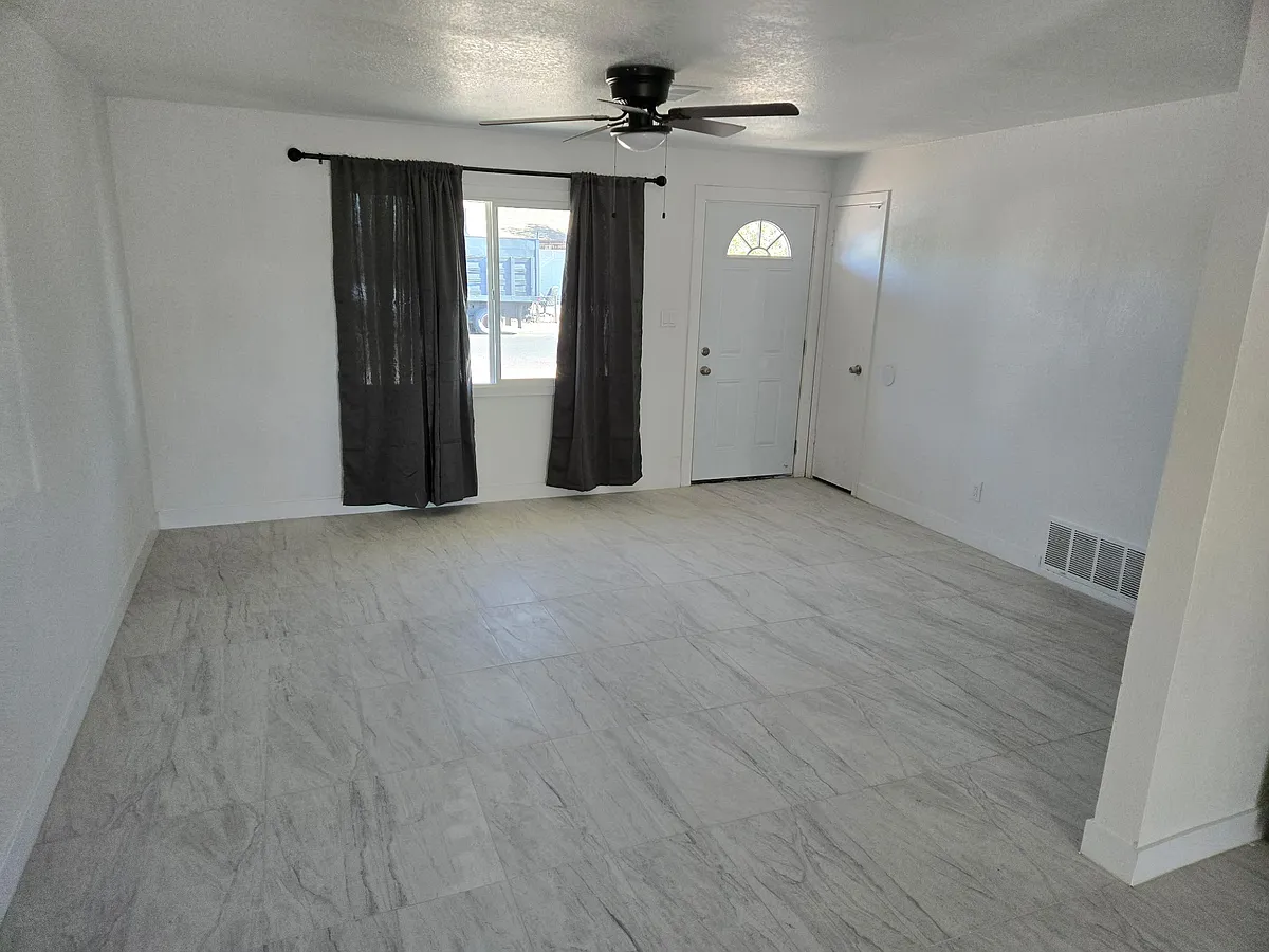Building Photo - 6935 W Cypress St