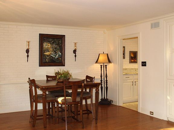 3rd image of 1321 W Saint Mary Blvd #1321