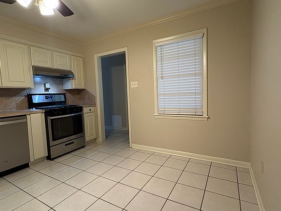 4th image of 4102 Parkway Dr