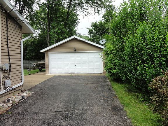 4th image of 1216 Edward Ave