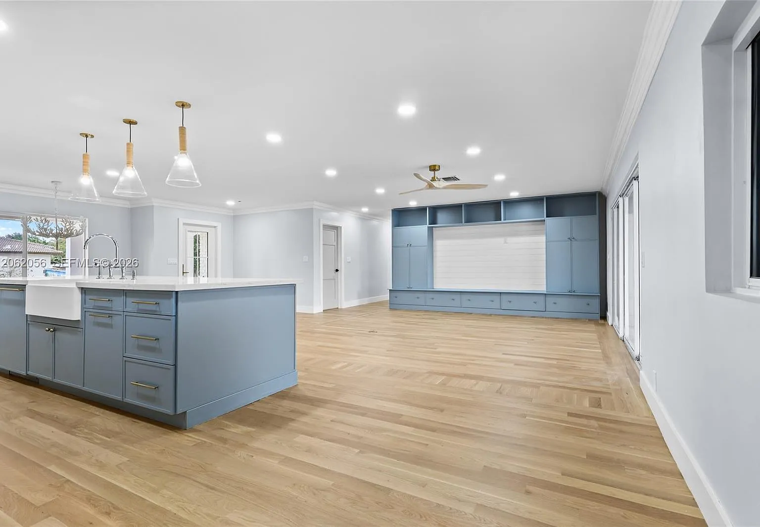 4 bed, 4.5 bath, 2494 sqft, $10,000 — Photo 2