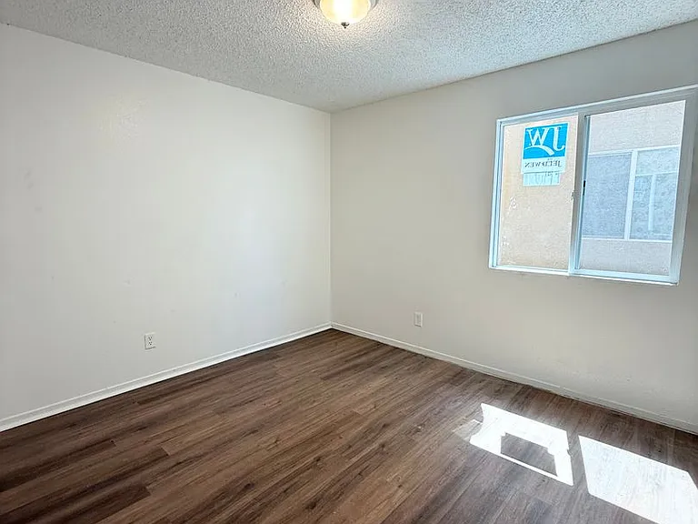 3328 N Marks Ave — Photo 7