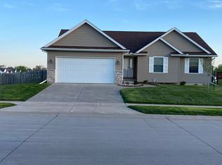 4433 Tranquility Trl, Bettendorf, IA 52722