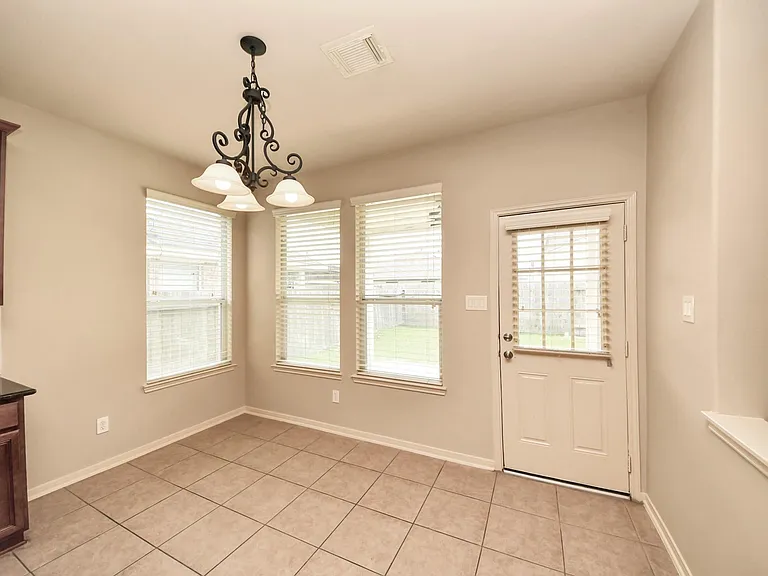4 Palmdale Ln — Photo 27