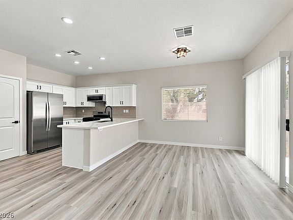 5th image of 6898 Perfect Sunset Ct