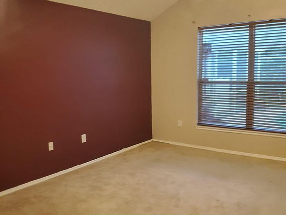 3rd image of 1020 Lake Biscayne Way