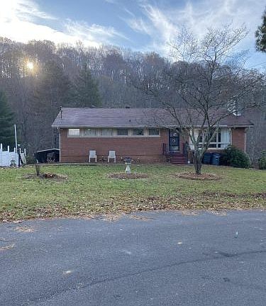 2nd image of 3749 Hemlock Park Cir