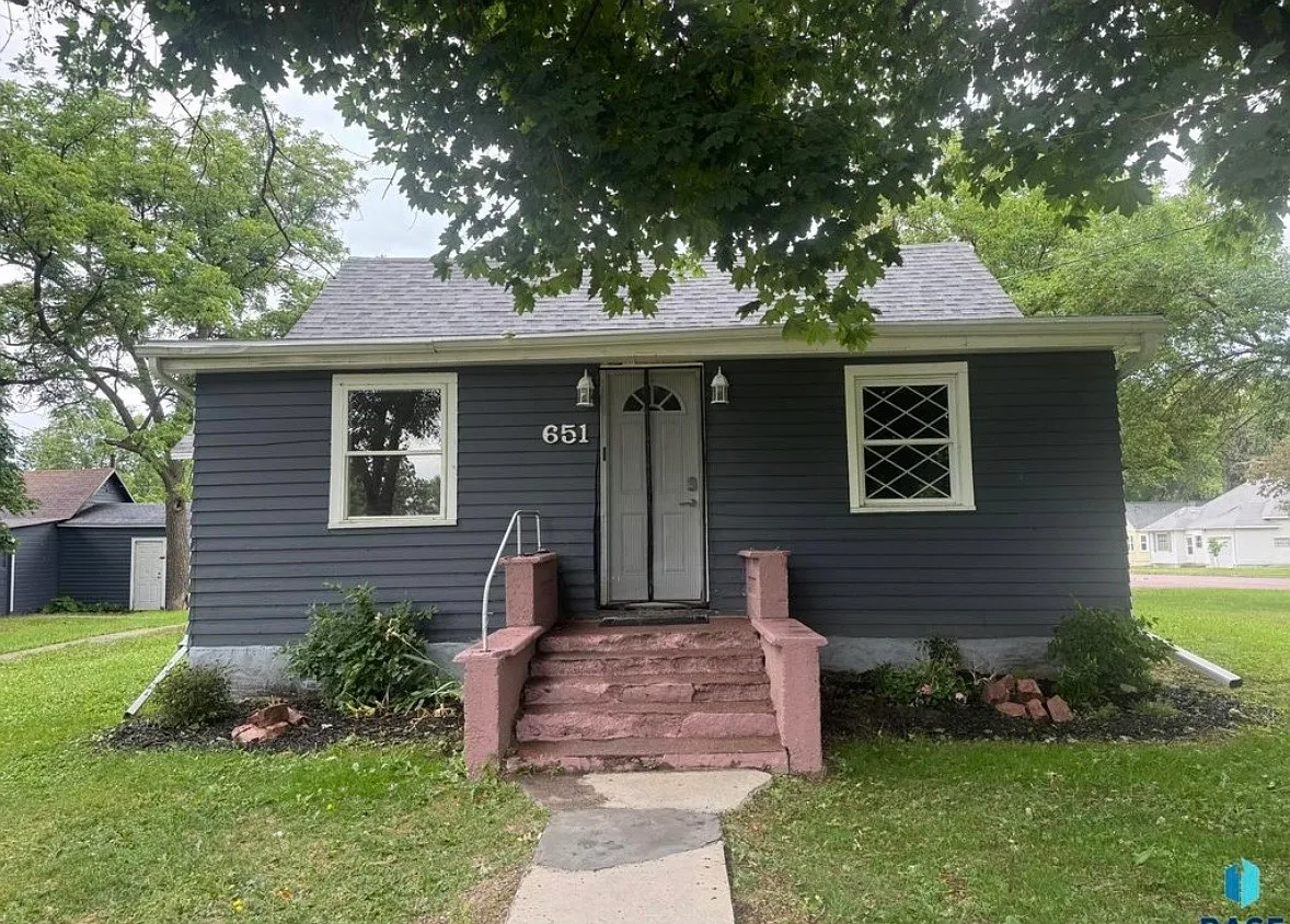4 bed, 1263 sqft, $1,600 — Photo 2