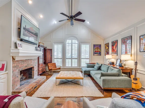 813 Singing Hills Dr, Garland, TX 75044