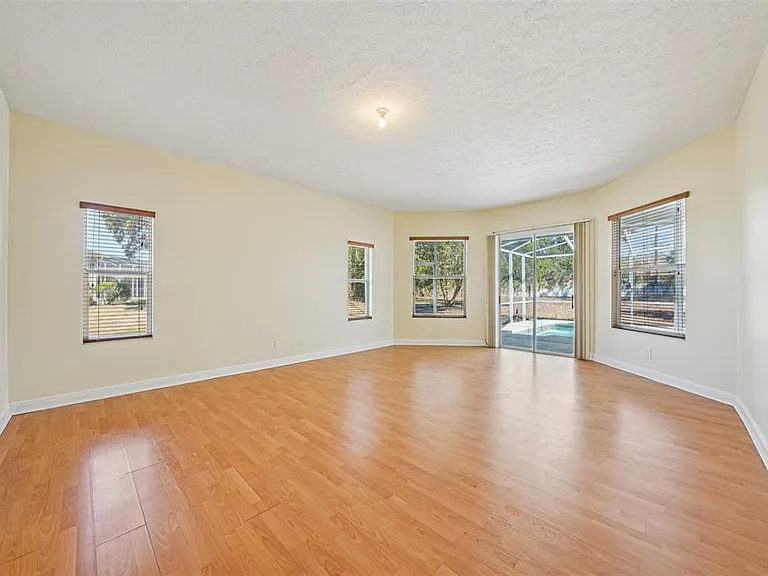 918 Academy Dr — Photo 45