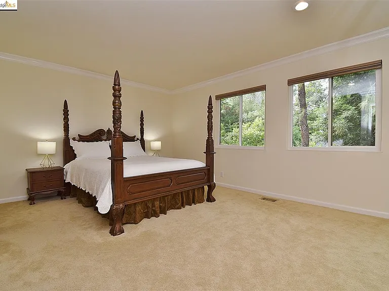 1716 Holland Dr — Photo 10