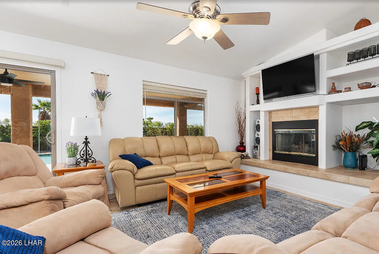 3 bed, 2.0 bath, 1865 sqft, $2,800 — Photo 4