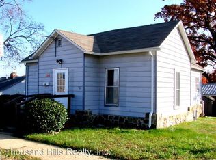224 W College St, Branson, MO 65616