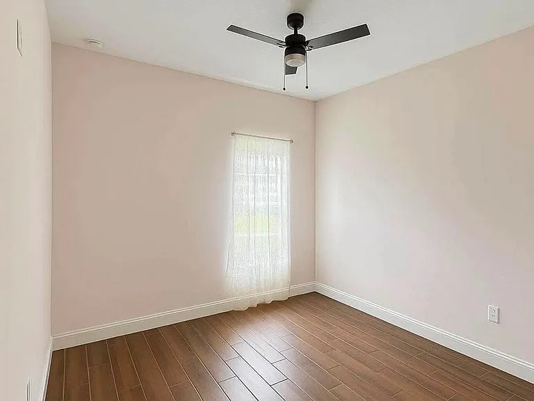 1602 Minnow Ln — Photo 3