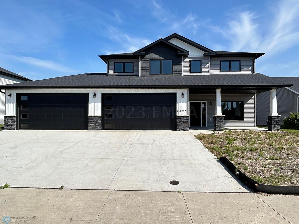 1st image of 1028 50th Ave W