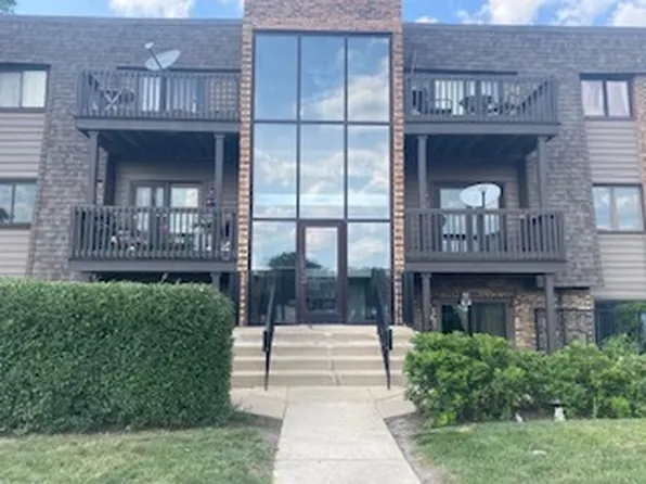 1486 Stonebridge Cir APT A3, Wheaton, IL 60189