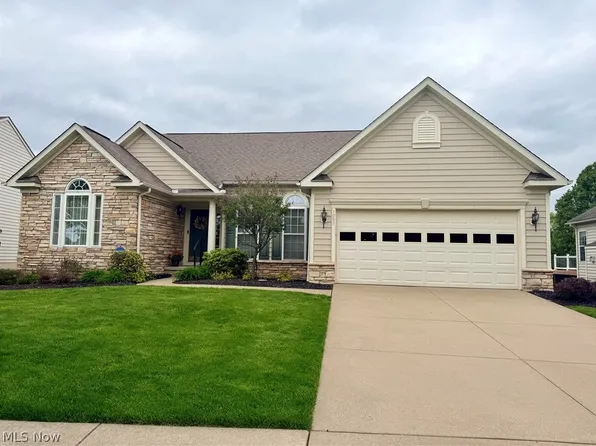 1003 Nature Wood Cir, Kent, OH 44240